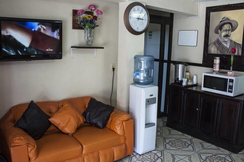 Oyo Hotel Bicentenario Τάμπικο Εξωτερικό φωτογραφία